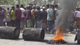 অবৈধ স্থাপনাকে কেন্দ্র করে মহাসড়ক অবরোধ