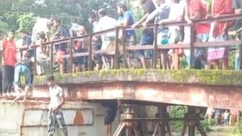 বাউফলে বালুভ‌র্তি কার্গোর সাথে ব্রিজের ধাক্কা: ড্রাইভারের মাথা বিচ্ছিন্ন 