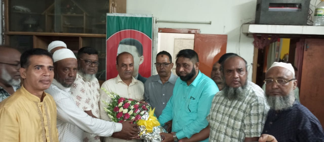 রেড ক্রিসেন্টে নতুন দায়িত্বে এড. শাহীনকে সদর উপজেলা বিএনপির ফুল দিয়ে শুভেচ্ছা