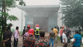 বরিশালের সোনারগাঁও টেক্সটাইলে আগুন