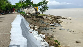 ভোলায় ফের বাঁধে ভাঙন, অগ্রগতি নেই বরাদ্দের কাজেও