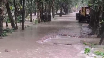 বাউফলে পানিবন্দি ২০ গ্রামের মানুষ