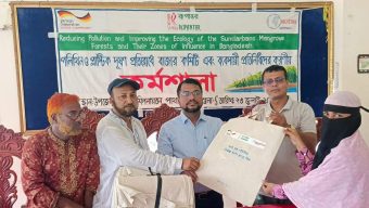 পলিথিন-প্লাস্টিকের বিকল্প ব্যাগ পেলেন ব্যবসায়ীরা