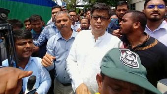 মাইলস্টোন কলেজে অবরুদ্ধ দুই উপদেষ্টা