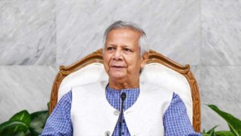 শিগগিরই ঢাকার সব বাস একটি ব্যবস্থার অধীনে চলবে: প্রধান উপদেষ্টা