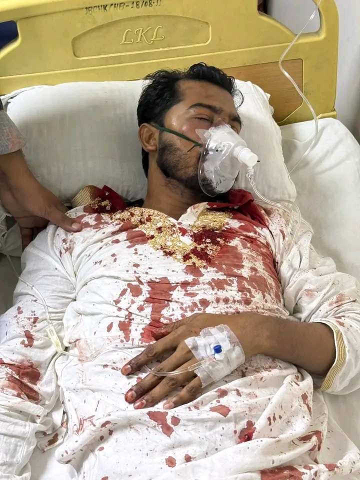 কাকরাইলে জাতীয় পার্টির কার্যালয়ে সামনে দুই গ্রুপের সংঘর্ষ, আহত নুরুল হক নূর সহ অনেক