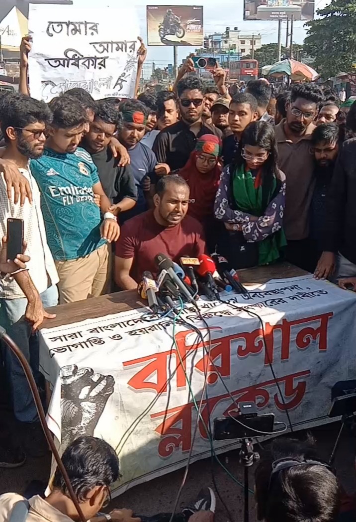 শেরেবাংলা মেডিকেল সংস্কার আন্দোলনে প্রশাসনের নিরবতা ও হামলার অভিযোগ