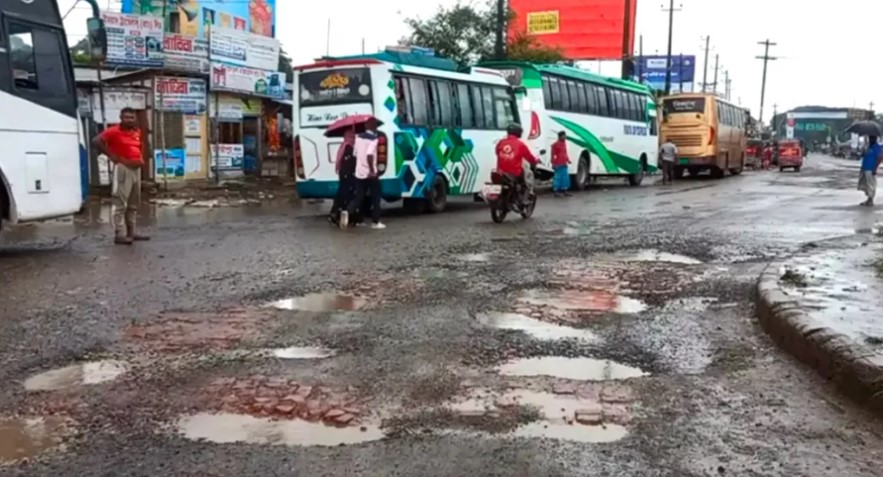 ঢাকা-বরিশাল মহাসড়কের ৪৭ কিলোমিটার যেন মরণ ফাঁদ
