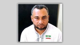 বেনাপোল চেকপোস্ট থেকে স্ত্রীসহ আ.লীগ নেতা আটক