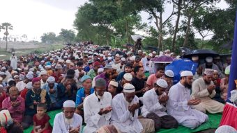 ইলিশের জন্য মেঘনার তীরে বিশেষ দোয়া, অংশ নিলেন ৬০ জন আলেম