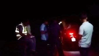 সড়কে ককটেল ফাটিয়ে গণডাকাতি