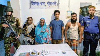 মির্জাগঞ্জে মাদক কারবারি ও চোরাই মালামাল সহ ৪ জন গ্রেপ্তার
