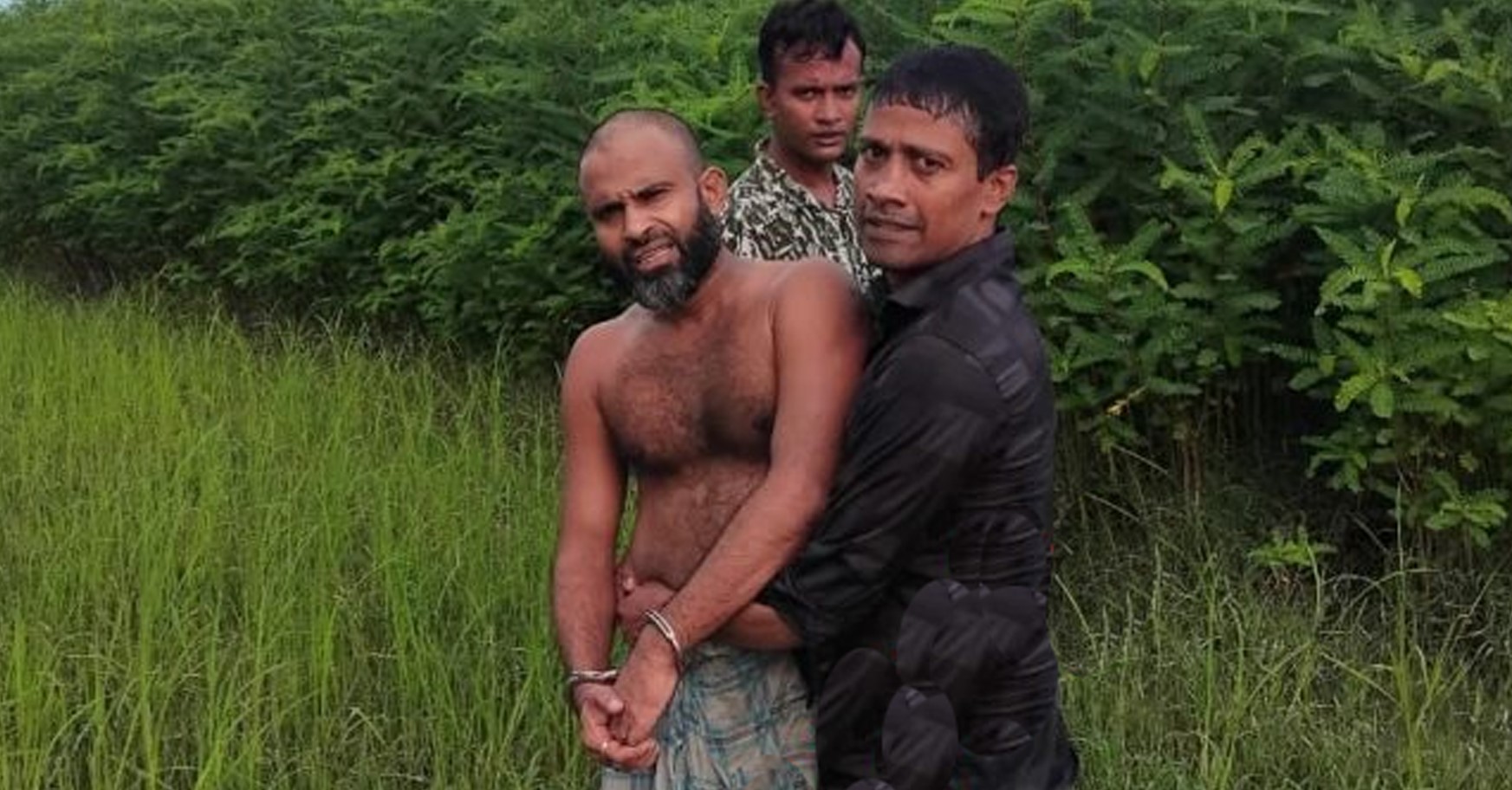 বরিশালে অস্ত্র-মাদকসহ রাসেল মেম্বার আটক