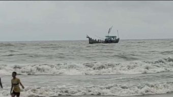 ১১ ঘন্টা সমুদ্রে ভেসে তীরে ফিরলেন ১০ জেলে