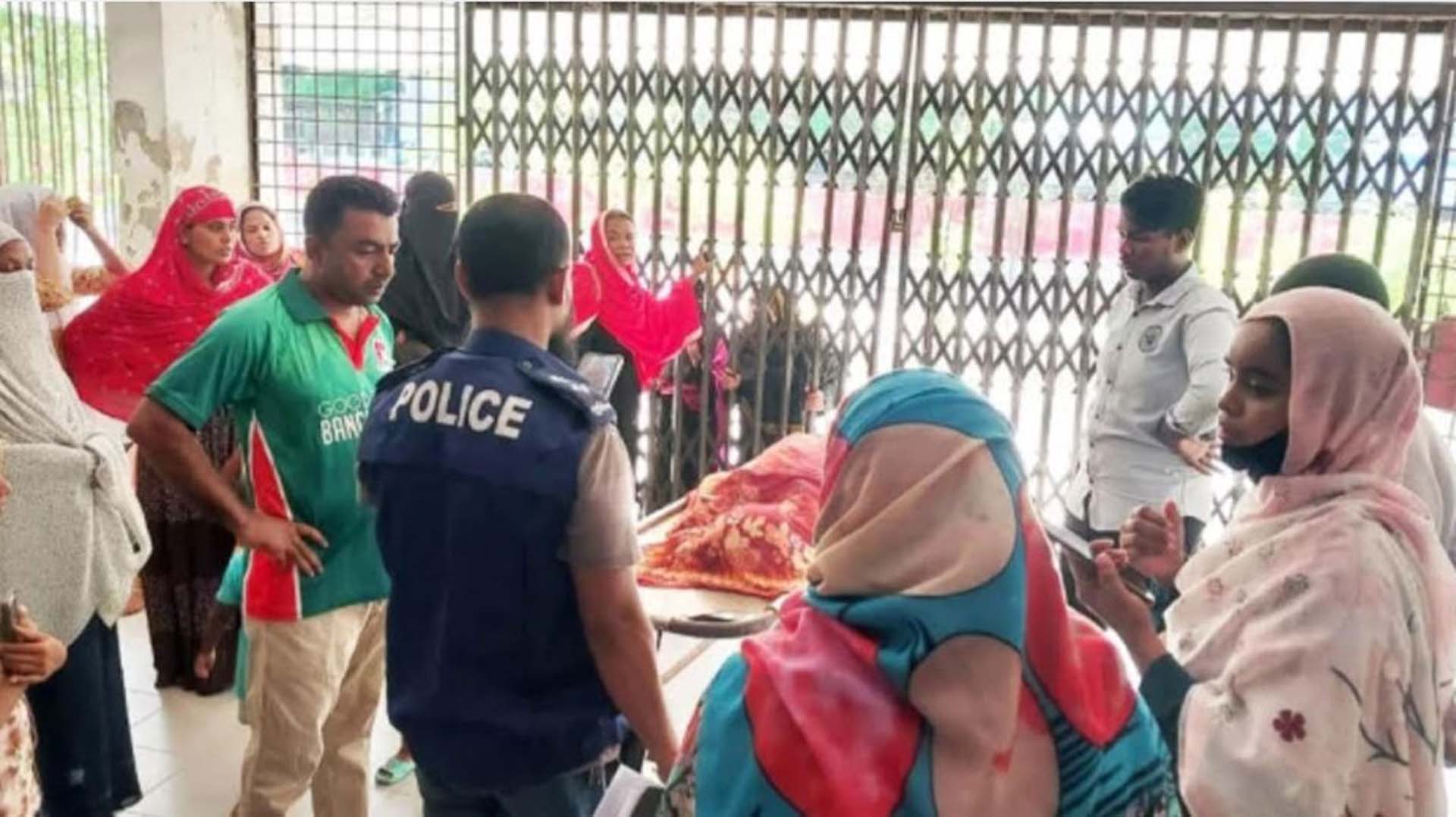 কুকুরের তাড়া খেয়ে ড্রেনে পড়ে স্কুলছাত্রীর মৃত্যু