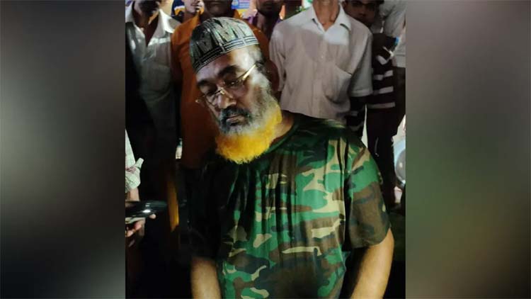 মাদকাসক্ত অবস্থায় সাবেক কাউন্সিলর জনতার হাতে ধরা