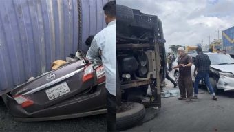 লরি উল্টে প্রাইভেটকারের ওপর, নিহত ৪
