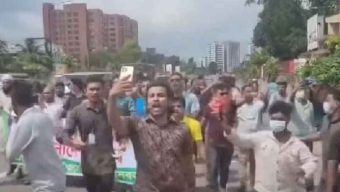 ঢাকায় এবার পুলিশের সামনেই আ.লীগের মিছিল