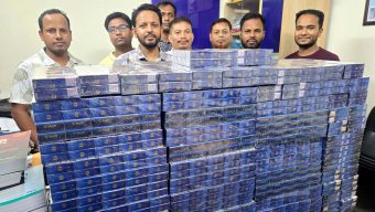 বরিশালে ৩ লাখ টাকার নকল সিগারেট আটক