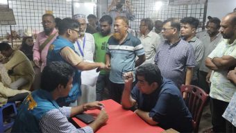 পিরোজপুরে দুই নারী নকলনবিশের কাছে মিলল ৬৭ হাজার টাকা