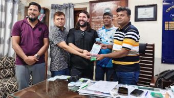 ওসি মিজানের তৎপরতায় কানাডিয়ান নাগরিক ফিরে পেলেন পাসপোর্ট ও ভিসা