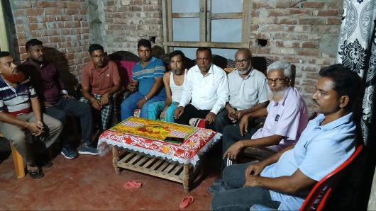 অসুস্থ সাবেক যুবদল নেতা সবুজ ফকিরকে দেখতে গেলেন বিএনপির নেতা এ্যাডঃ কাজী মোকলেচুর রহমান