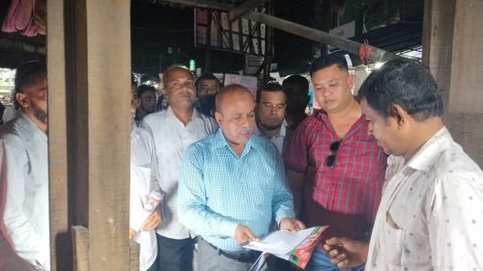 বরিশাল সদর উপজেলার কাশিপুরে বিএনপি’র ৩১ দফা লিফলেট বিতরণ