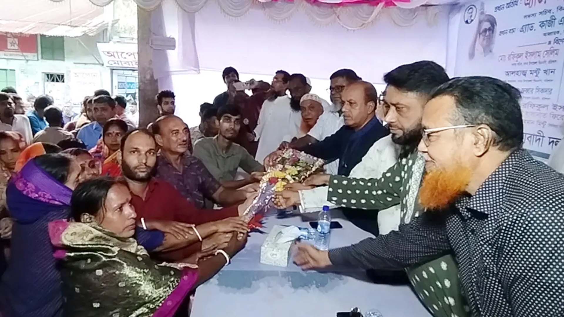 বরিশালে বিএনপিতে যোগ দিলেন ৪০ সনাতন ধর্মাবলম্বী পরিবার