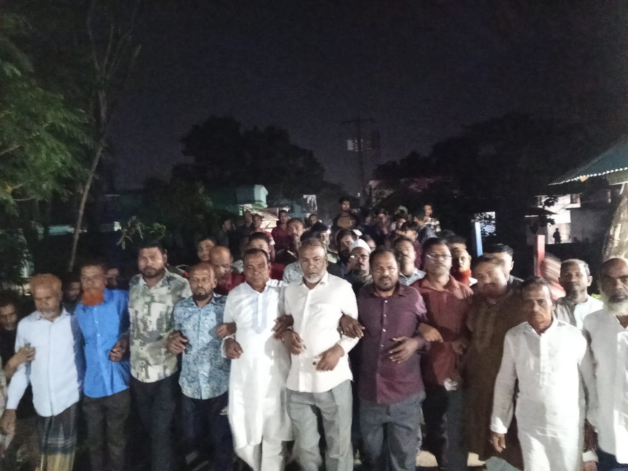বরিশাল সদর-৫ আসনে এ্যাডভোকেট মজিবুর রহমান সরোয়ারকে বিএনপির মনোনয়ন — চরকাউয়ায় আনন্দ মিছিল
