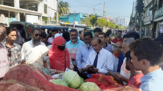 বরিশালে ৩১ দফা বাস্তবায়নে গণসংযোগে এ্যাডঃ আবুল কালাম শাহীন