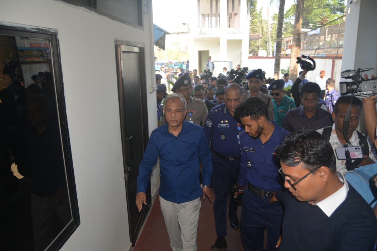 ট্রাইব্যুনাল যে রায় দিবে তা কার্যকর করা হবে : বরিশালে স্বরাষ্ট্র উপদেষ্টা