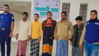 আমতলীতে দুর্বৃত্ত্বদের দেয়া আগুনে পুড়ে গেলে বাস মালিকের স্বপ্ন
