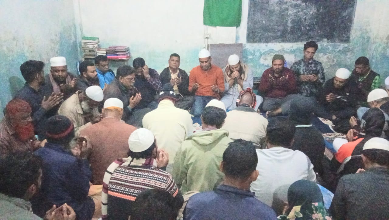 খালেদা জিয়ার রোগমুক্তি কামনায় চরআইচা বিএনপির দোয়া মাহফিল