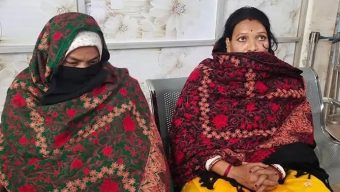 বেনাপোলে হুন্ডির ১৭ লাখ টাকাসহ ভারতীয় দুই নারী আটক