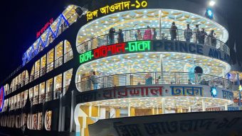 বরিশালের নদী বন্দরে প্রস্তুত বিশালাকৃতির লঞ্চ