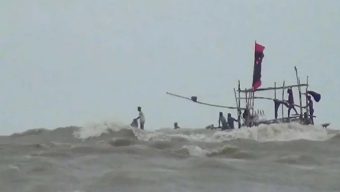 বঙ্গোপসাগরে ট্রলারডুবি: ২ জনের মরদেহ উদ্ধার