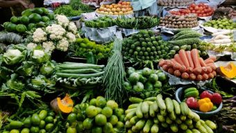 শীত শেষ না হতেই সবজির বাজারে উত্তাপ