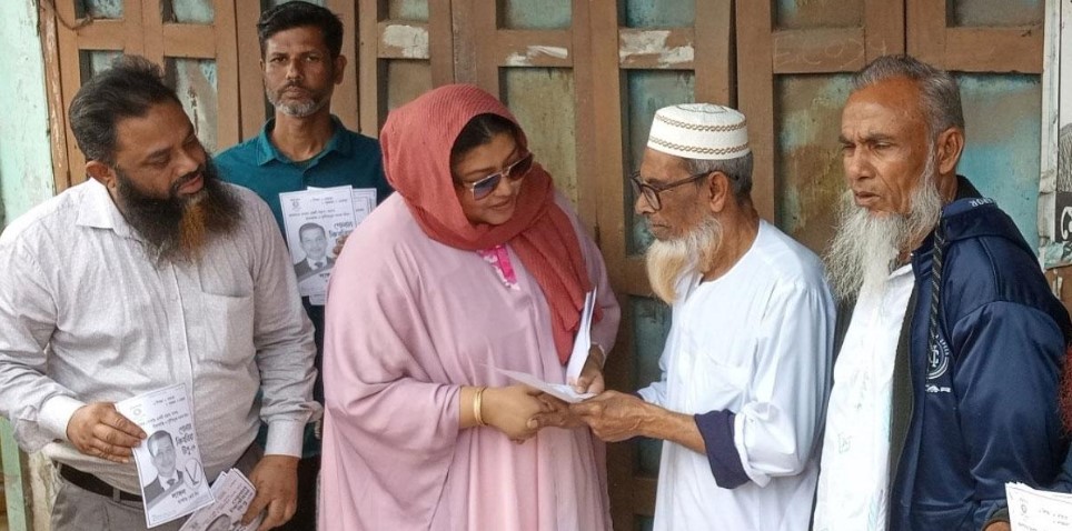 বরিশাল-৩ আসন: প্রার্থী কারাগারে, বাবার হয়ে লড়ছেন মেয়ে