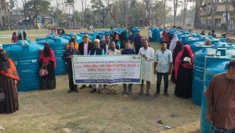 পাথরঘাটায় ৪৪ টি উপকারভোগী পরিবারের মাঝে পানির ট্যাংকি বিতরণ