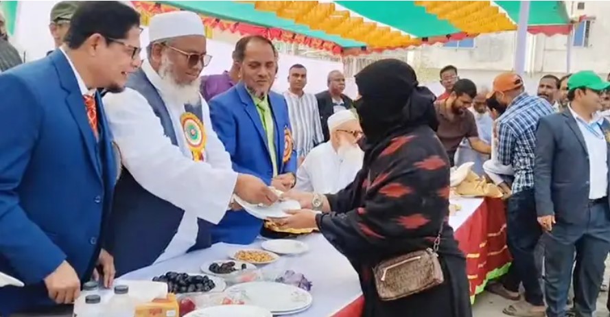 নারী ভোটারদের টাকা দিয়ে জরিমানা গুনলেন জমিয়ত প্রার্থী