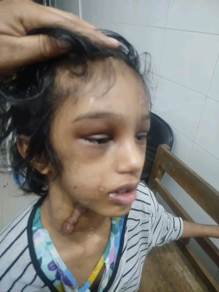 হোটেল কর্মচারী গরিব পিতা নিজের মেয়েকে কাজে দেন বিরাট আমলার ঘরে। আমলাটি বিমান বাংলাদেশের এমডি।