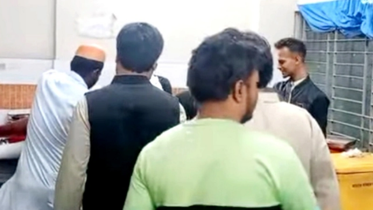 ইফতারের পর মসজিদে যাওয়ার পথে যুবদল নেতাকে কুপিয়ে জখম