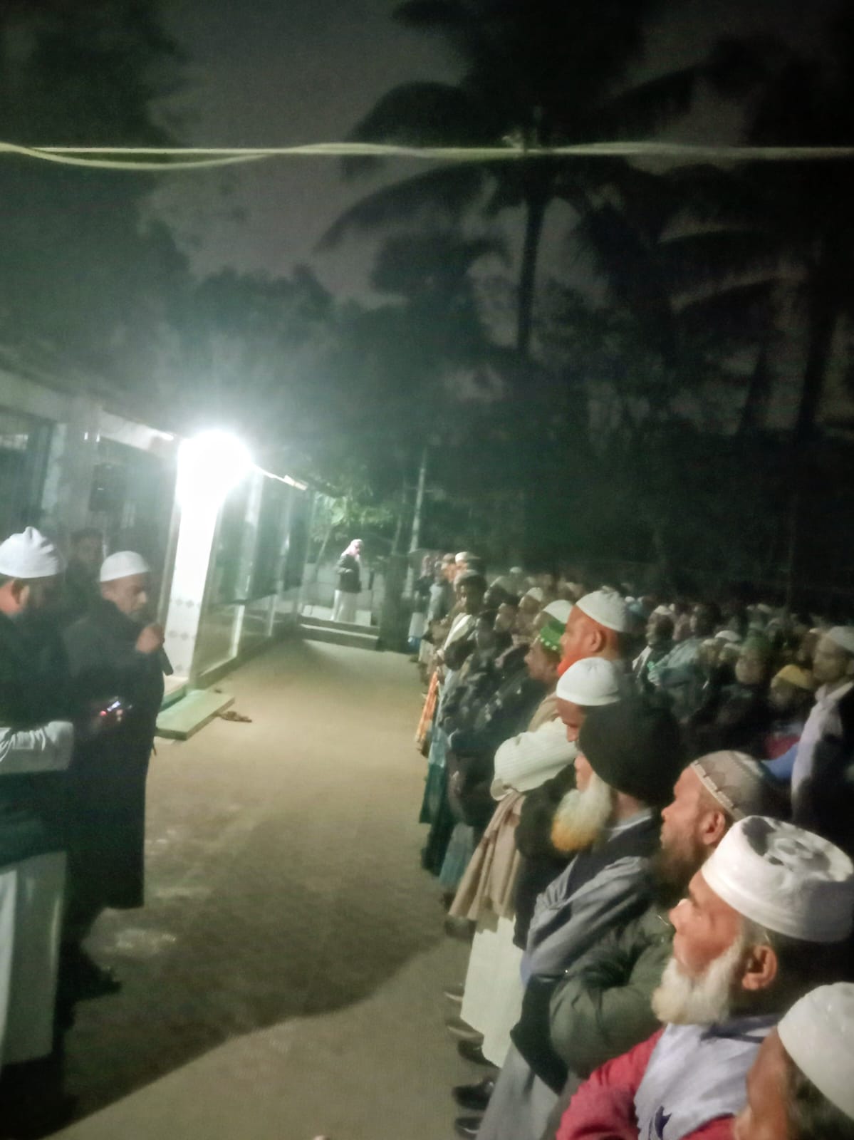 চরকাউয়ায় যুবদল নেতার বাবার জানাযায় উপস্থিত এ্যাডঃ আবুল কালাম শাহীন