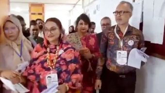 ধানের শীষের প্রচারণায় আ’লীগের প্রতিমন্ত্রীর স্ত্রী