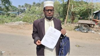 পোস্টার ছাপাতে না পেরে প্রধান উপদেষ্টার সহযোগিতা চাইলেন প্রার্থী