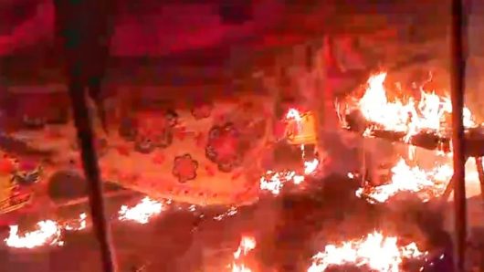 গভীর রাতে পুড়িয়ে দেওয়া হলো নুরের নির্বাচনী কার্যালয়