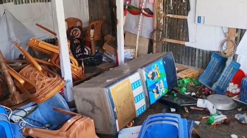 ঝালকাঠিতে জামায়াতের কর্মী-সমর্থকদের বাড়িতে হামলা-ভাঙচুর, গ্রেপ্তার ২