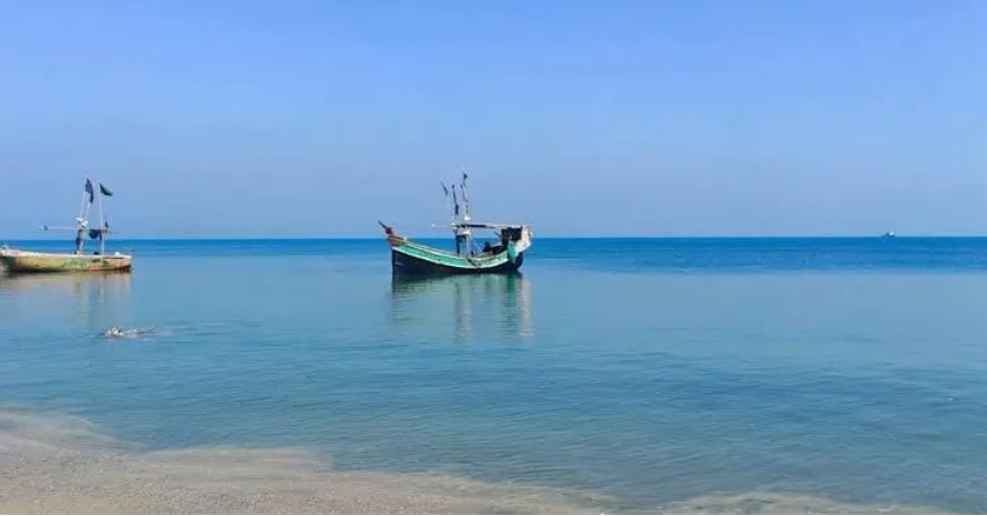 নাফ নদী থেকে ৫ বাংলাদেশিকে ধরে নিয়ে গেলো আরাকান আর্মি