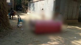 দাফনে বাধা বড় ছেলের, উঠানে পড়ে ছিল বাবার মরদেহ