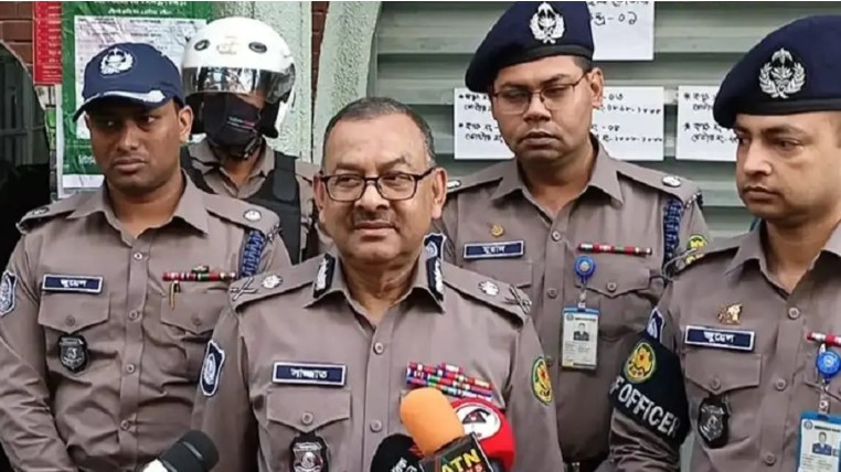 একুশে ফেব্রুয়ারিতে নিরাপত্তা শঙ্কা নেই : ডিএমপি কমিশনার